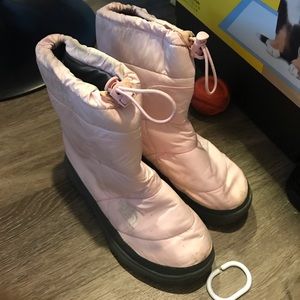 Size 36 the north face boots